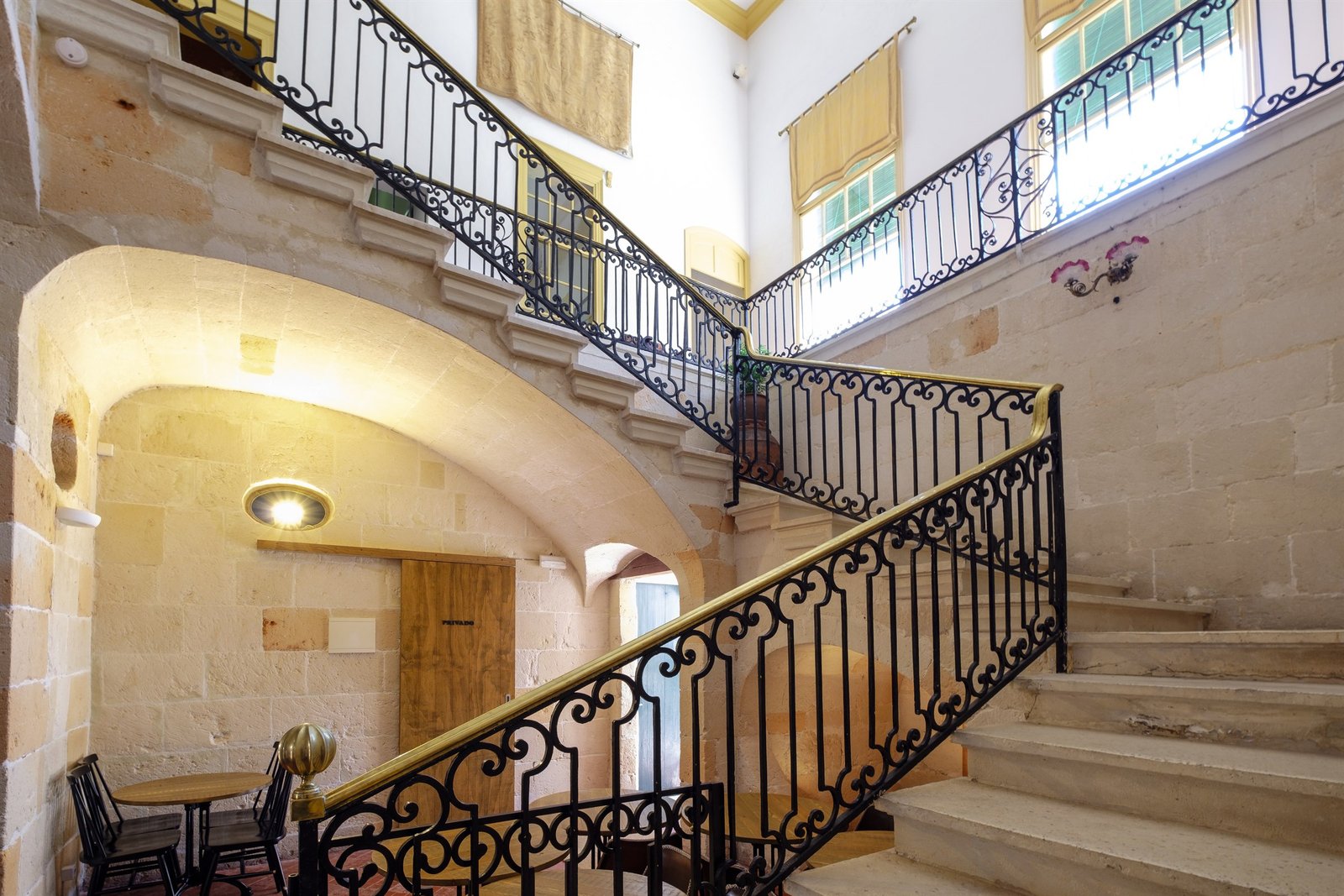 Escalera principal del Palau Salort